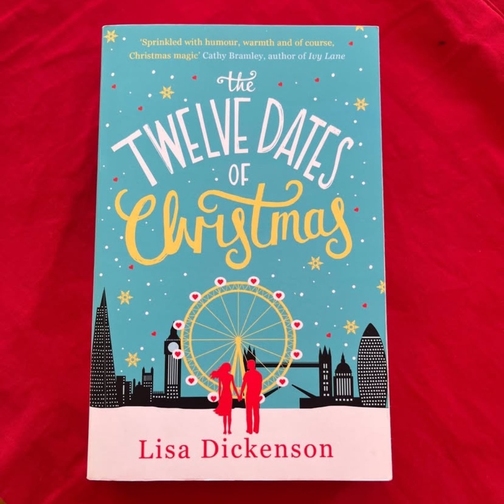 Paperback ~ The Twelve Dates of Christmas ~ Book ~ LIKE NEW - Picture 1 of 3